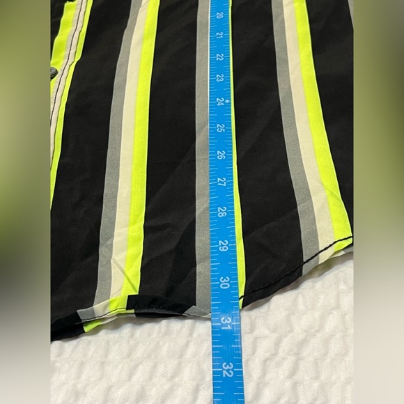 🎁 NWT! Geometrix New York Striped Button Down Shirt. - Picture 12 of 15